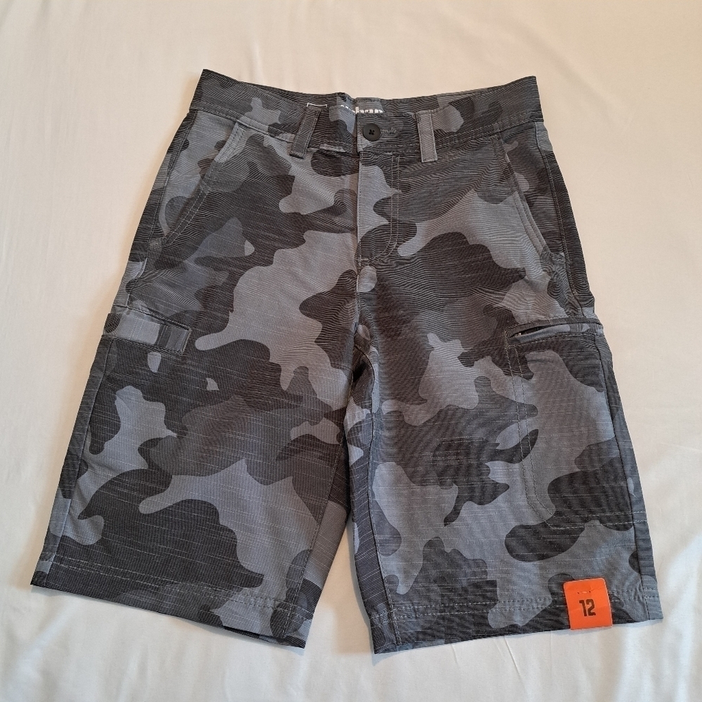 Urban Pipeline boys size 12 camo cargo shorts New